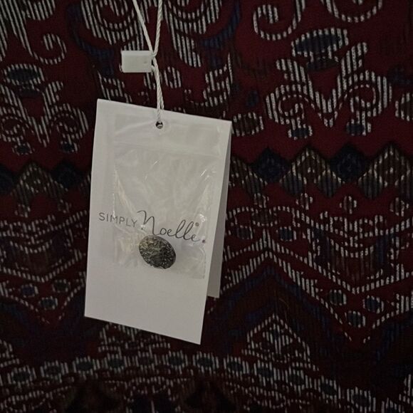 Simply Noelle longer length top in burgundy with open sleeve detailing size S - Picture 11 of 11